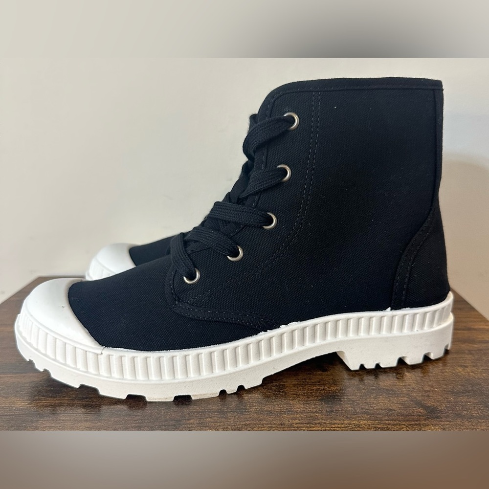 SO Womens Dragonfruit Black Ankle Boots NWT Various Sizes